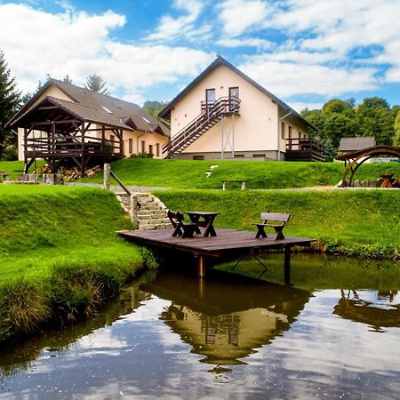 Apartamenty Czerwony Dworek - Duzy Teren Zielony, Plac Zabaw, Miejsce Na Grilla I Staw Z Mozliwoscia Wedkowania, Boisko Mysłakowice Esterno foto